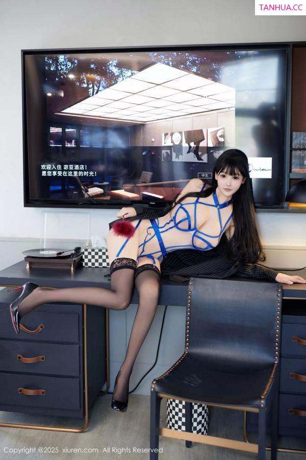   [XiuRen]高清写真图 2025.04.15 No.10154 智恩baby 性感OL第28张图片